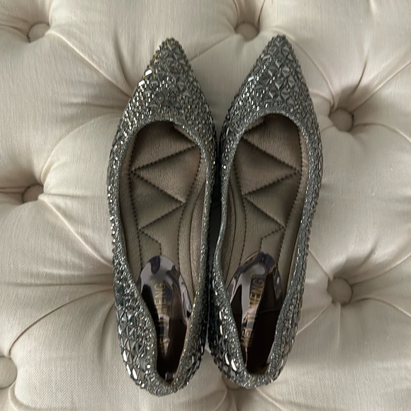 Shoes-never worn - Picture 1 of 3